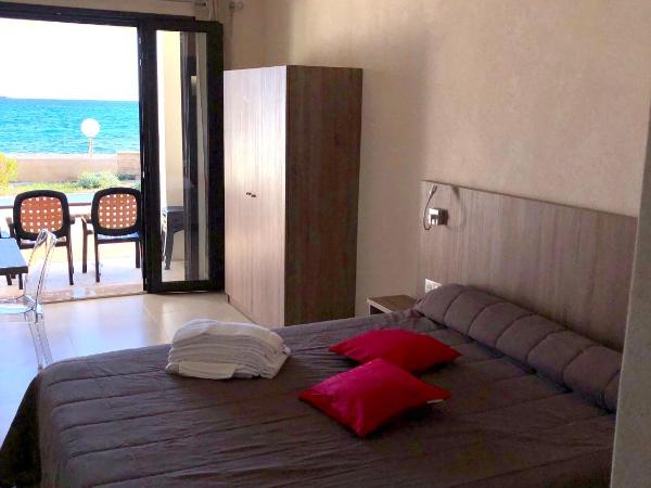 Hôtel et Résidence Ta Kladia - Omigna : photo 3 de la chambre studio - vue sur mer