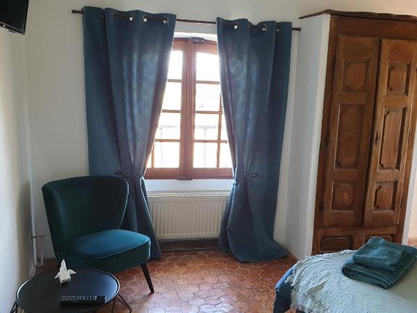 la bastide de l'adrech : photo 5 de la chambre chambre double - vue sur jardin