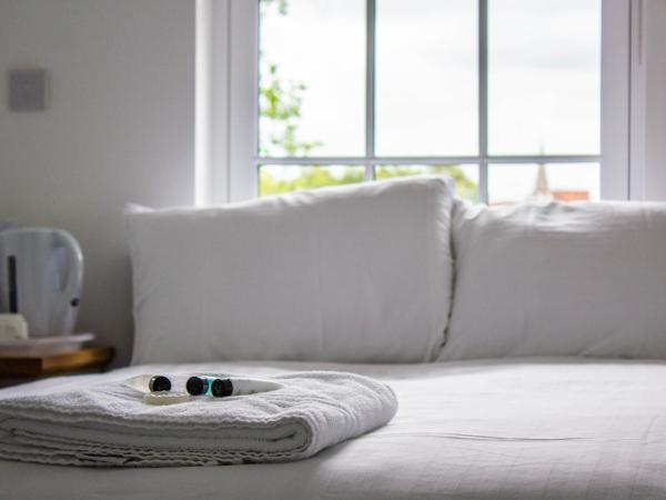 Crofts Hotel : photo 4 de la chambre chambre simple avec salle de bains