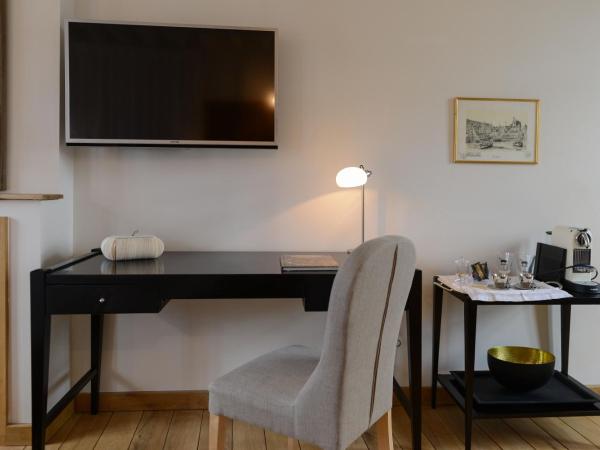 Chambres Houdaille : photo 2 de la chambre chambre double confort - vue sur port - 2ème Étage