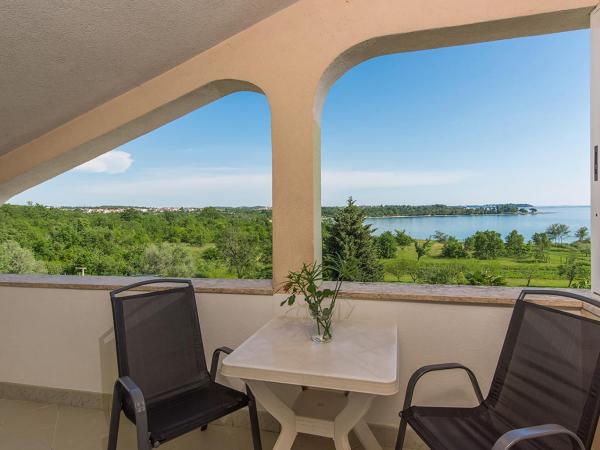 Apartments Saladinka : photo 1 de la chambre appartement avec balcon