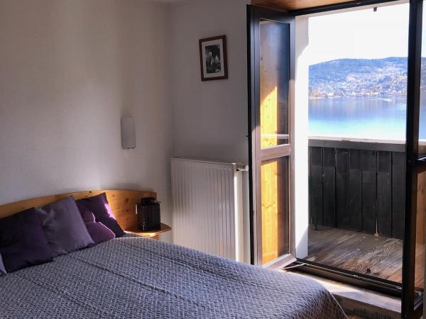 Le Chalet au bord du lac : photo 1 de la chambre chambre double – vue sur lac