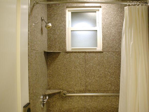 The Mosser Hotel : photo 8 de la chambre chambre lit queen-size avec salle de bains commune