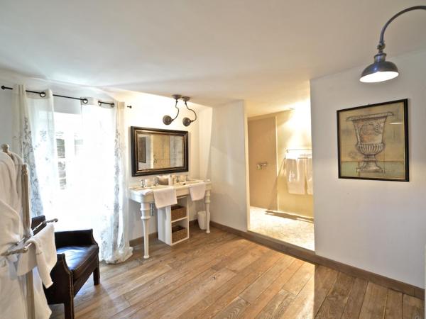 Villa Hautvallon : photo 3 de la chambre suite junior en duplex