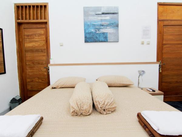 Embe Joglo Homestay : photo 6 de la chambre chambre double standard