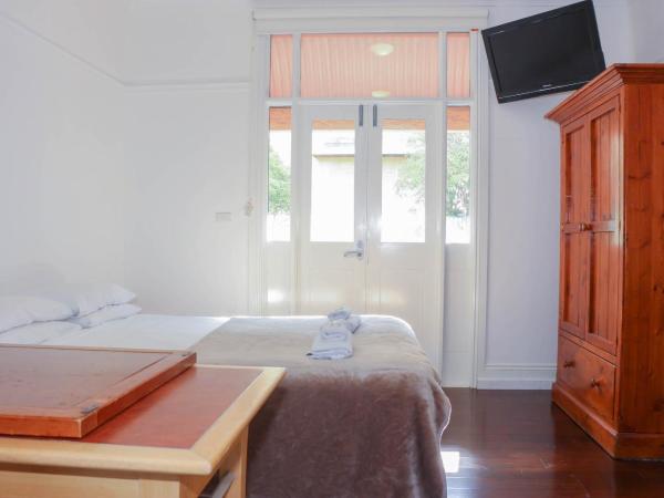 Glasgow Arms Hotel Ultimo : photo 4 de la chambre studio avec lit queen-size et balcon