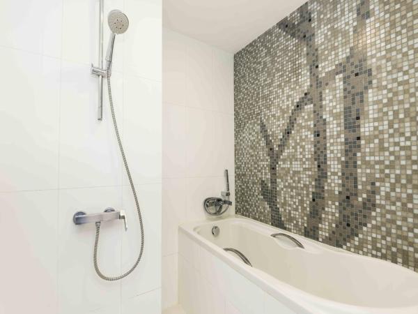 Hôtel Maitria Sukhumvit 18 Bangkok - Une Collection Chatrium : photo 3 de la chambre suite 2 chambres