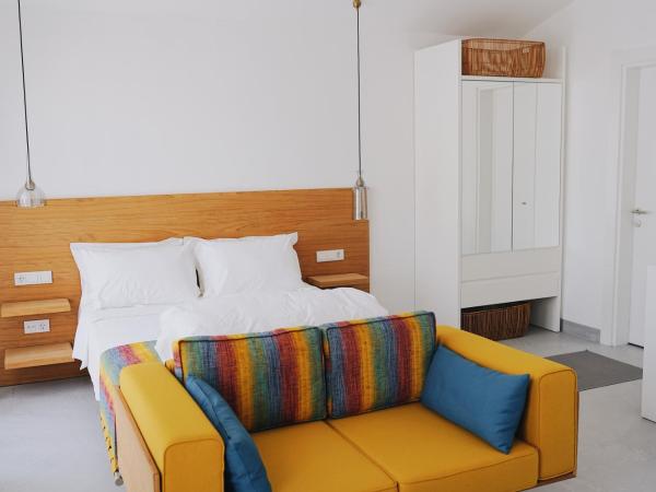 Bono Hotel Old Town : photo 2 de la chambre chambre double avec balcon