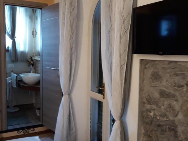 La Villa : photo 9 de la chambre chambre double - vue sur jardin