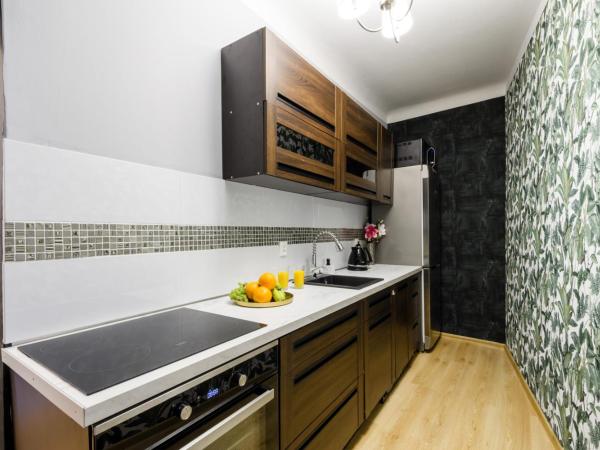 ClickTheFlat Palace of Culture View - Apart Rooms : photo 8 de la chambre chambre double standard avec salle de bains commune