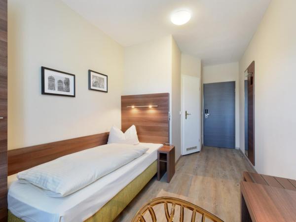 Hotel Säntis : photo 4 de la chambre chambre simple confort