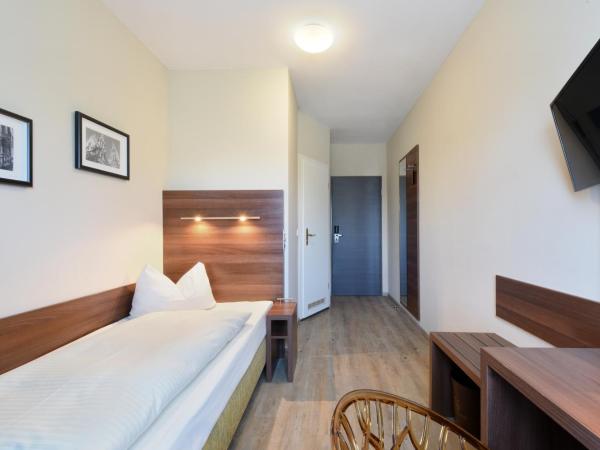 Hotel Säntis : photo 2 de la chambre chambre simple confort