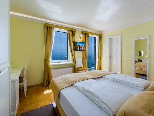 Hotel Domino : photo 4 de la chambre chambre double avec balcon - vue sur mer