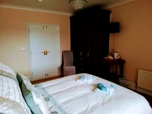 Hunters Lodge B&B : photo 1 de la chambre chambre double avec salle de bains privative