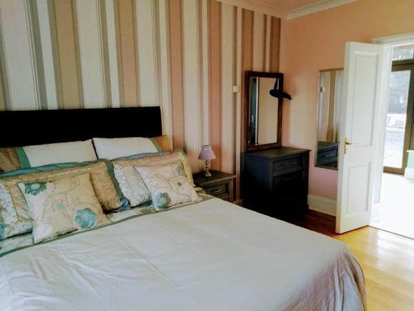 Hunters Lodge B&B : photo 3 de la chambre chambre double avec salle de bains privative