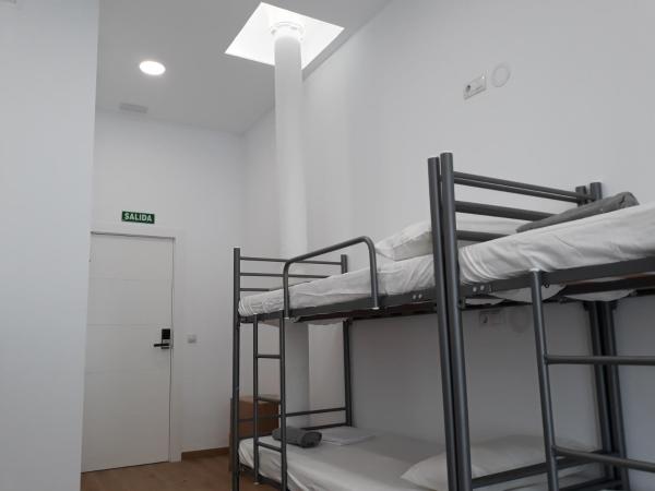 Hub Hostel Seville : photo 2 de la chambre lit dans dortoir mixte de 8 lits