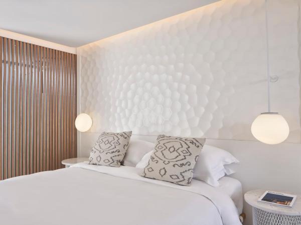 Myconian Kyma, a Member of Design Hotels : photo 1 de la chambre chambre de luxe apollon - vue sur jardin