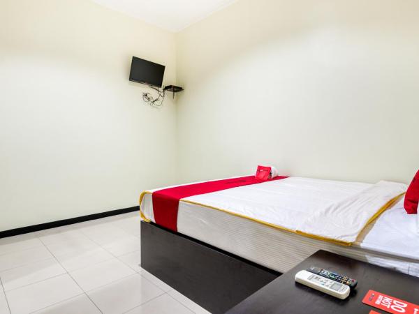 RedDoorz Syariah @ Ketintang Surabaya : photo 3 de la chambre chambre double