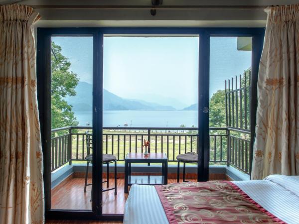 Hotel Peace Plaza : photo 1 de la chambre chambre double ou lits jumeaux supérieure - vue sur lac