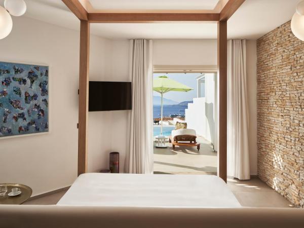 Myconian Naia - Preferred Hotels & Resorts : photo 8 de la chambre suite junior naia avec piscine privée - vue sur mer
