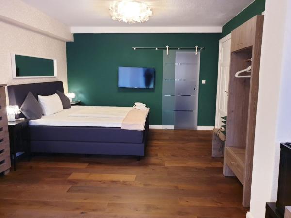 Monopol Boutique Hotel : photo 2 de la chambre chambre double - vue sur jardin