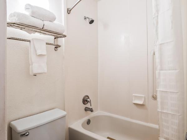 Ramada by Wyndham Savannah Gateway : photo 5 de la chambre chambre lit king-size - non-fumeurs