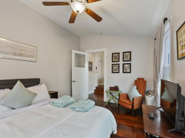 Freret Apartments near Streetcar & Tulane : photo 2 de la chambre studio lit queen-size