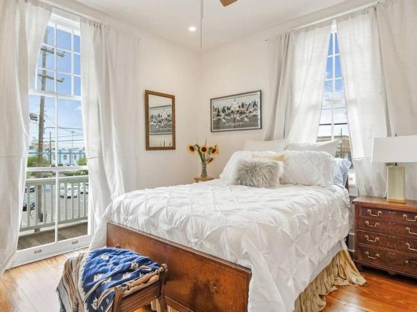 Freret Apartments near Streetcar & Tulane : photo 4 de la chambre appartement avec balcon