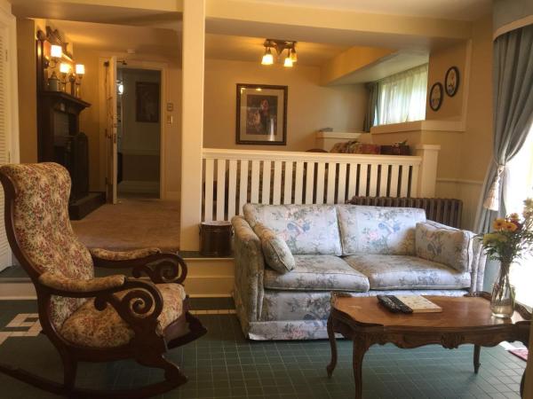 Beaconsfield Bed and Breakfast - Victoria : photo 8 de la chambre chambre familiale avec douche