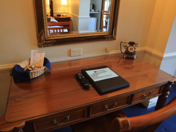 Twin Towers Inn : photo 5 de la chambre chambre standard lit queen-size