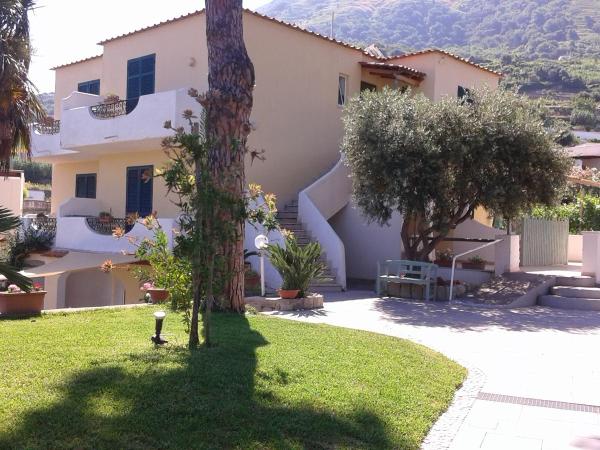 Residence Villa Olivia : photo 4 de la chambre chambre triple – vue sur montagne