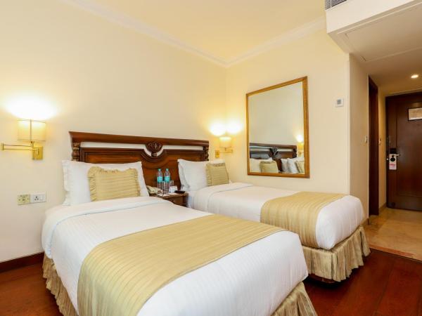 Hotel The Royal Plaza : photo 2 de la chambre standard twin room - wifi, 15% discount on food & soft beverages, spa & saloon services