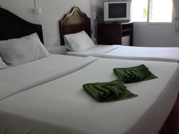 Phi Phi View Point Resort : photo 7 de la chambre chambre triple supérieure - vue sur mer