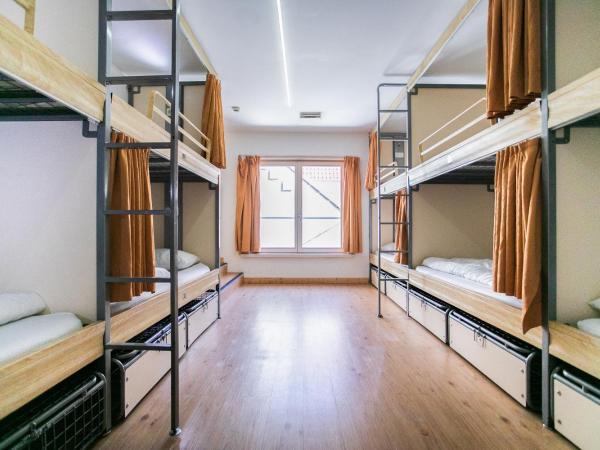 St Christopher's Inn Hostel at The Bauhaus : photo 6 de la chambre lit dans dortoir mixte de 10 lits