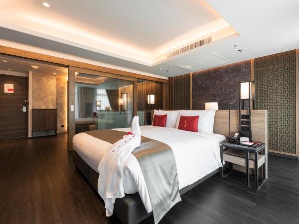 Ramada Plaza by Wyndham Chao Fah Phuket : photo 6 de la chambre suite 1 chambre lit king-size