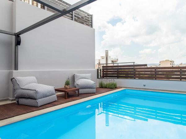 Bespoke House Athens : photo 10 de la chambre suite junior avec piscine privée