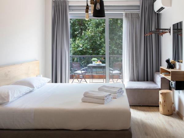 Bespoke House Athens : photo 2 de la chambre chambre double deluxe avec balcon et sans piscine