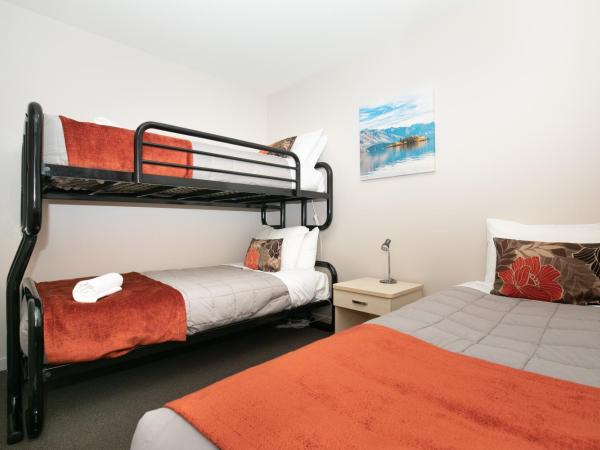 Bella Vista Motel Lake Wanaka : photo 6 de la chambre logement familial 1 chambre (lit queen-size, lits jumeaux et lit simple)