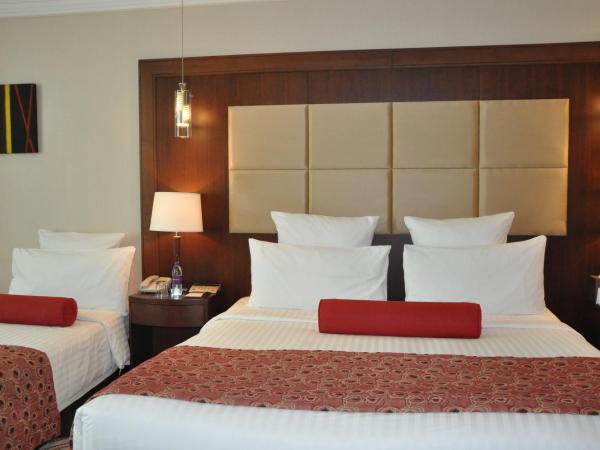 Park Regis Kris Kin Hotel : photo 4 de la chambre chambre triple