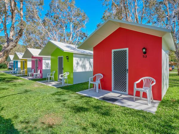 Glen Villa Resort : photo 4 de la chambre cabane de plage lits jumeaux avec salle de bains commune