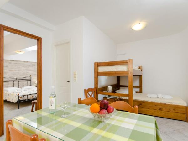 Antonia Studios : photo 9 de la chambre appartement - demi sous-sol