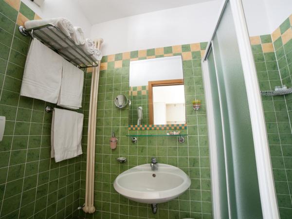 Hotel Plaza : photo 1 de la chambre chambre triple