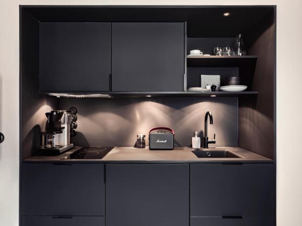 Blique by Nobis, Stockholm, a Member of Design Hotels™ : photo 4 de la chambre studio avec lit king-size - 1,5