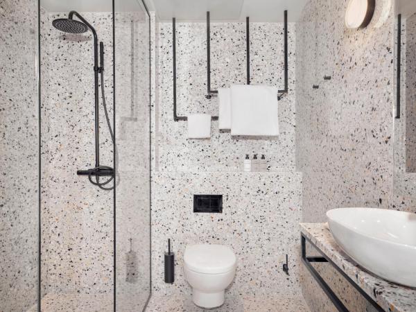 Blique by Nobis, Stockholm, a Member of Design Hotels™ : photo 4 de la chambre chambre double lit king-size blique's