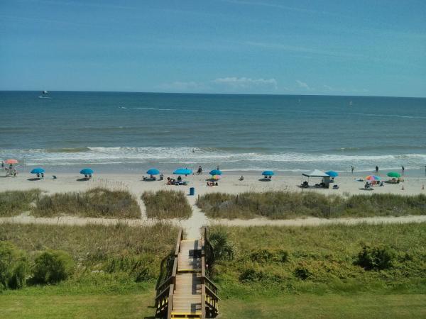 Tropical Seas Hotel : photo 9 de la chambre chambre lit queen-size côté océan avec cuisine et vue
