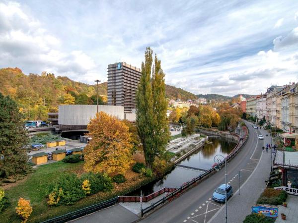 Romania : photo 4 de la chambre comfort double room with balcony and promenade view