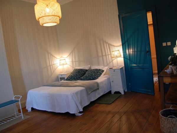 Madeleine Bergerac : photo 3 de la chambre chambre double - vue sur jardin