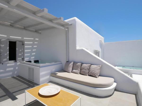 Andronikos Hotel : photo 4 de la chambre suite / sea view jacuzzi