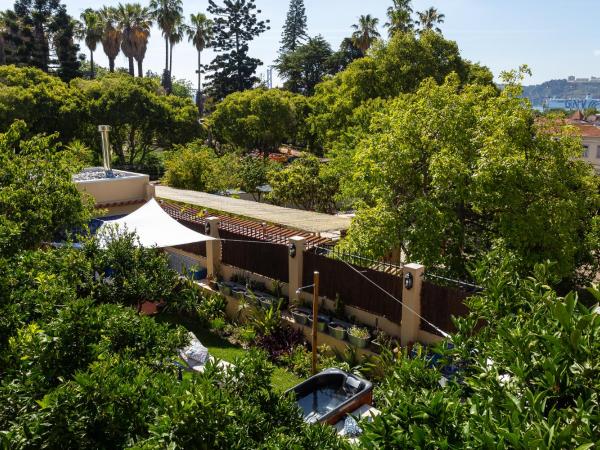 Geronimo Guest House Belém : photo 6 de la chambre suite avec balcon