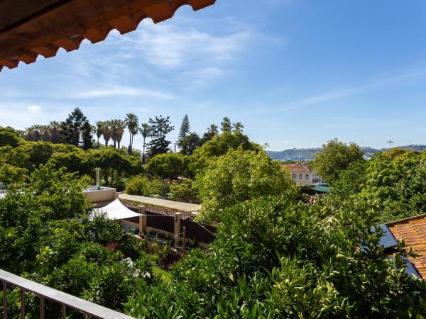 Geronimo Guest House Belém : photo 8 de la chambre suite avec balcon